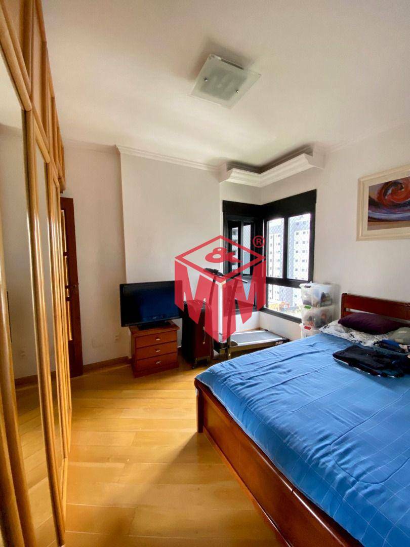 Apartamento à venda com 4 quartos, 210m² - Foto 18