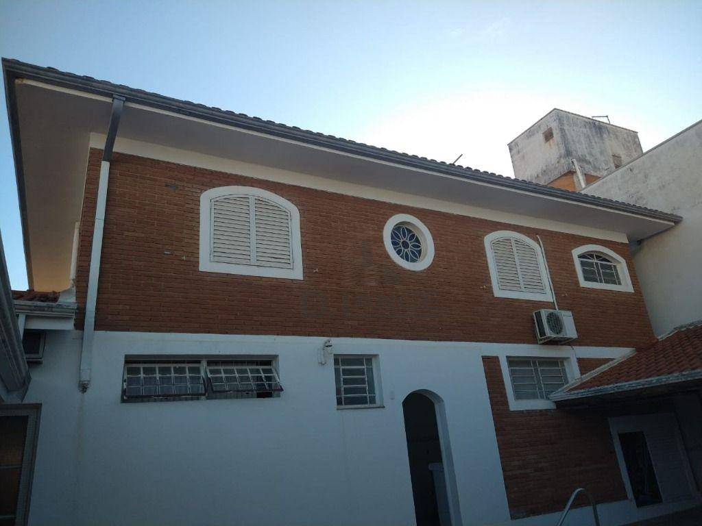 Casa para alugar com 4 quartos, 233m² - Foto 9