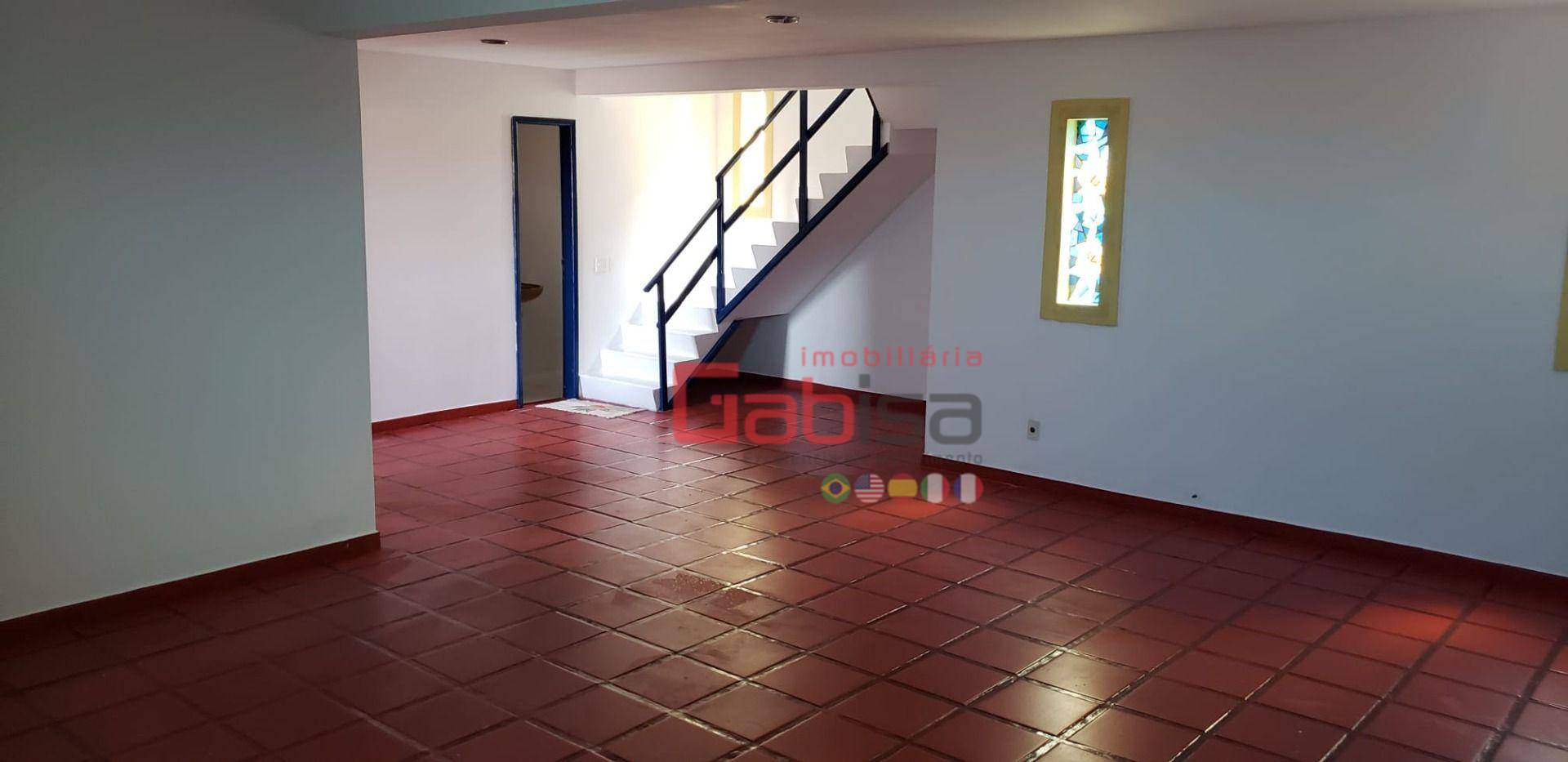 Casa à venda com 5 quartos, 300m² - Foto 1