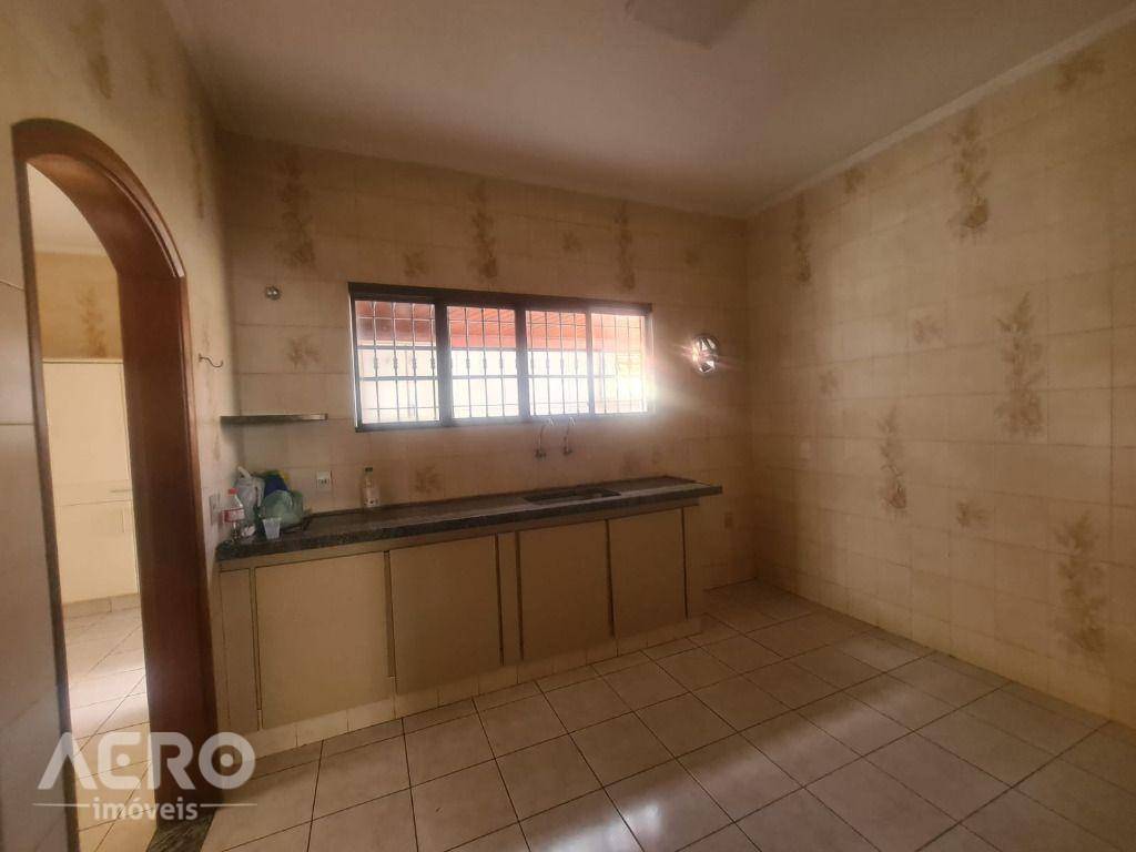 Casa à venda com 3 quartos, 280m² - Foto 7