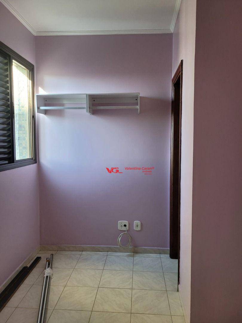 Apartamento para alugar com 3 quartos, 204m² - Foto 29