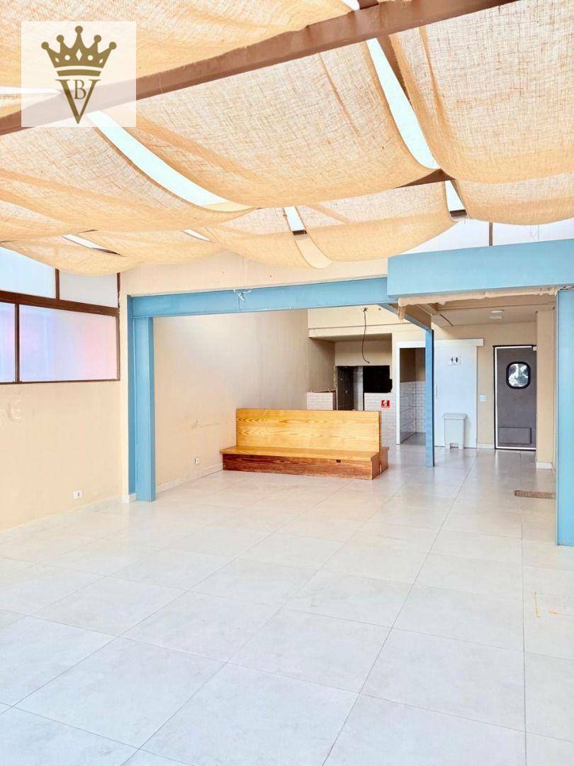 Casa à venda e aluguel com 3 quartos, 220m² - Foto 43