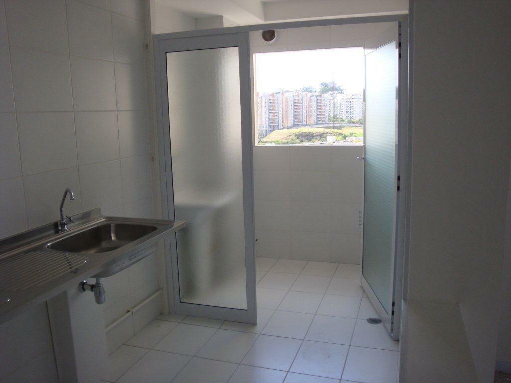 Apartamento à venda com 2 quartos, 68m² - Foto 2