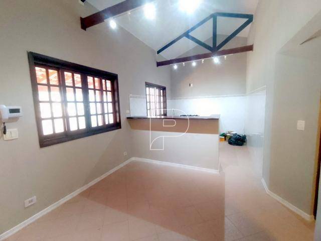 Casa de Condomínio para alugar com 4 quartos, 300m² - Foto 2