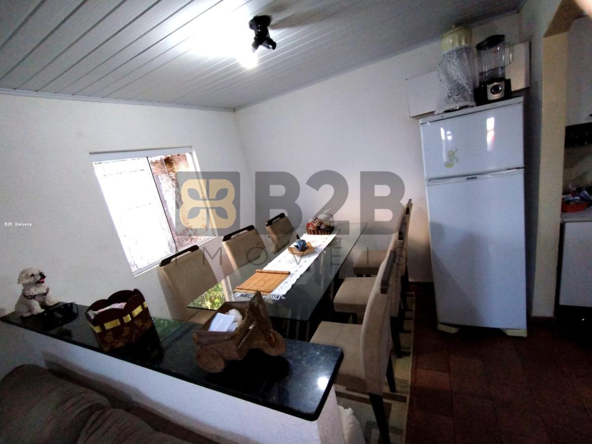 Casa à venda com 3 quartos, 200m² - Foto 1