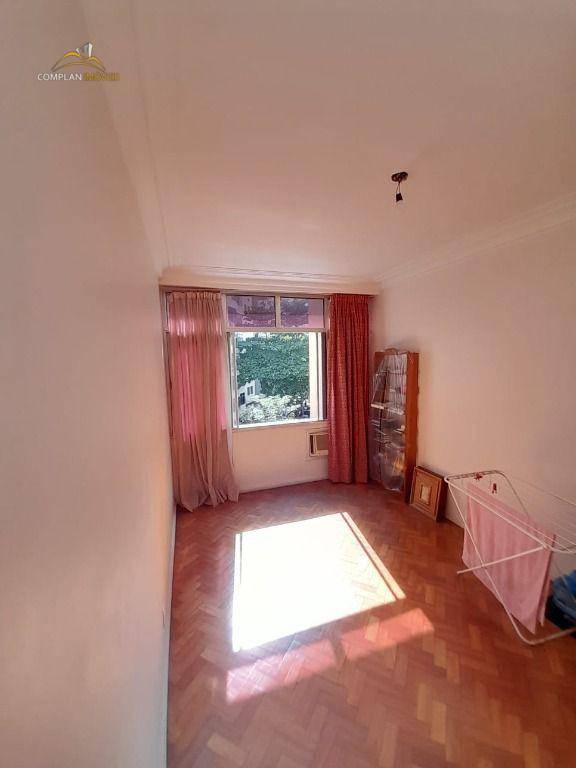 Apartamento à venda com 3 quartos, 150m² - Foto 4