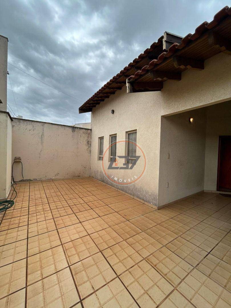Casa, 3 quartos, 180 m² - Foto 2