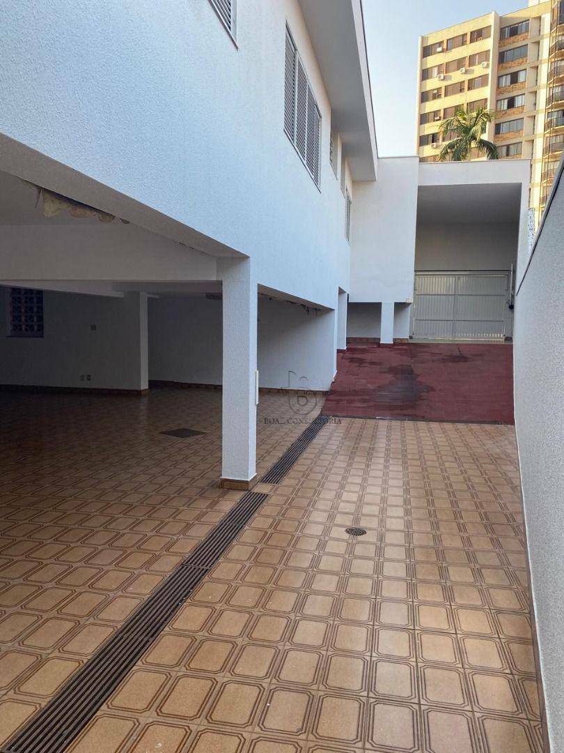 Casa para alugar com 3 quartos, 333m² - Foto 8