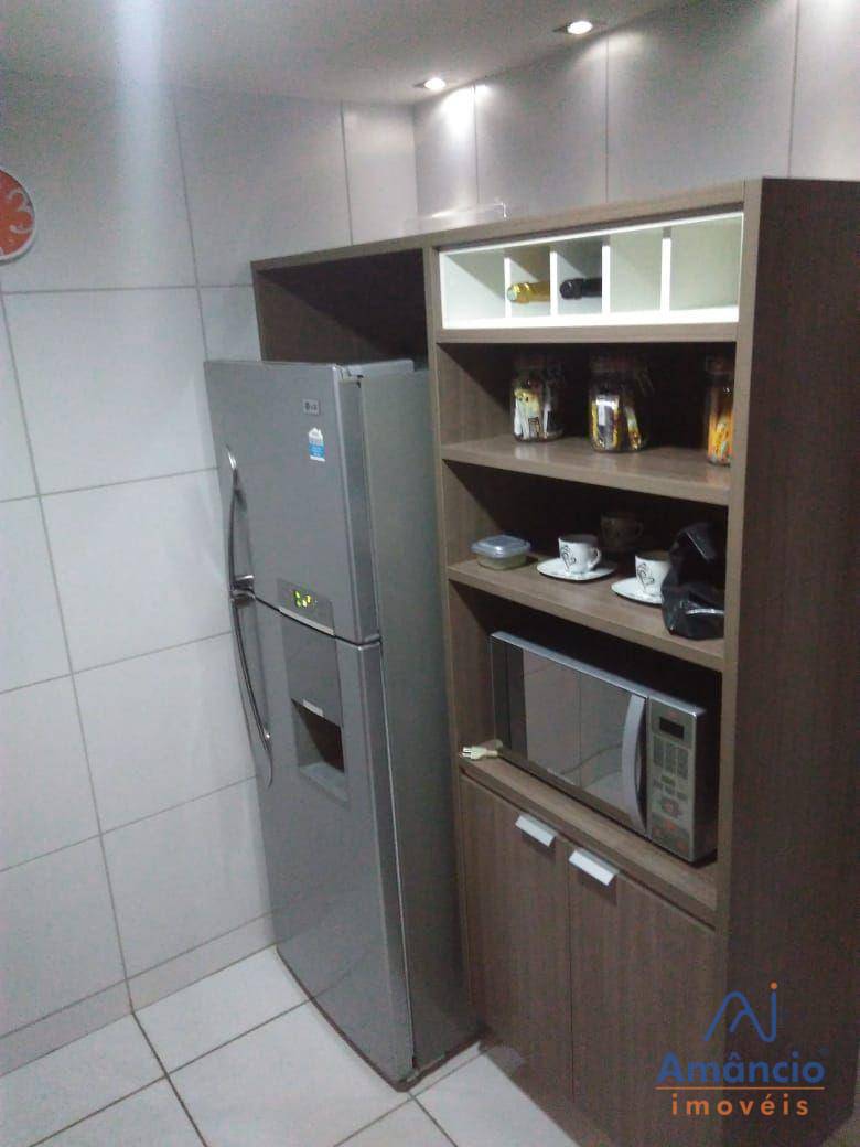 Apartamento à venda com 2 quartos, 70m² - Foto 9