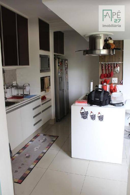 Apartamento à venda com 4 quartos, 192m² - Foto 4