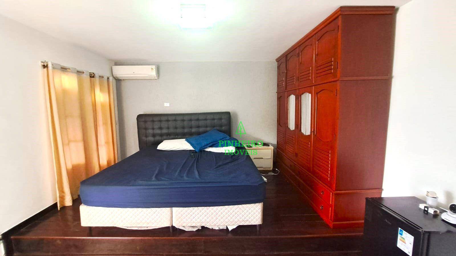 Casa à venda com 4 quartos, 351m² - Foto 16