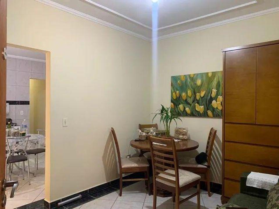 Casa à venda com 2 quartos, 125m² - Foto 2