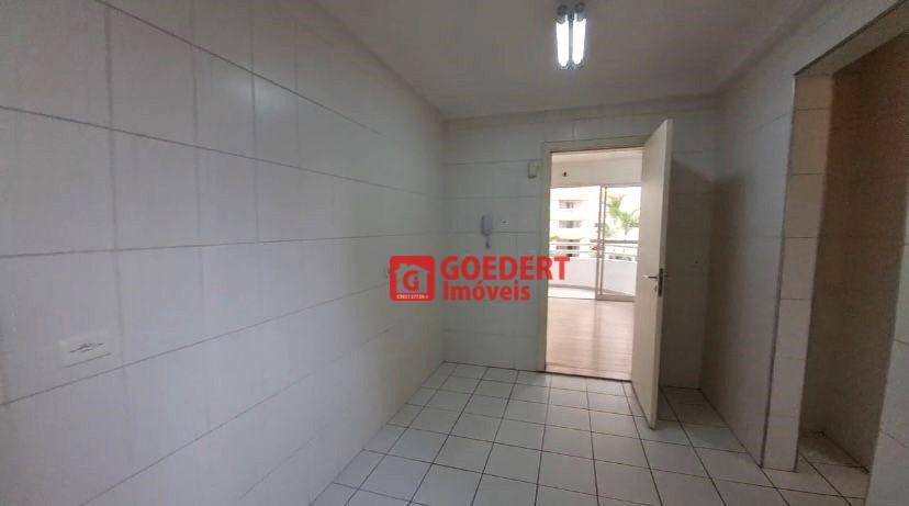 Apartamento à venda com 3 quartos, 94m² - Foto 8