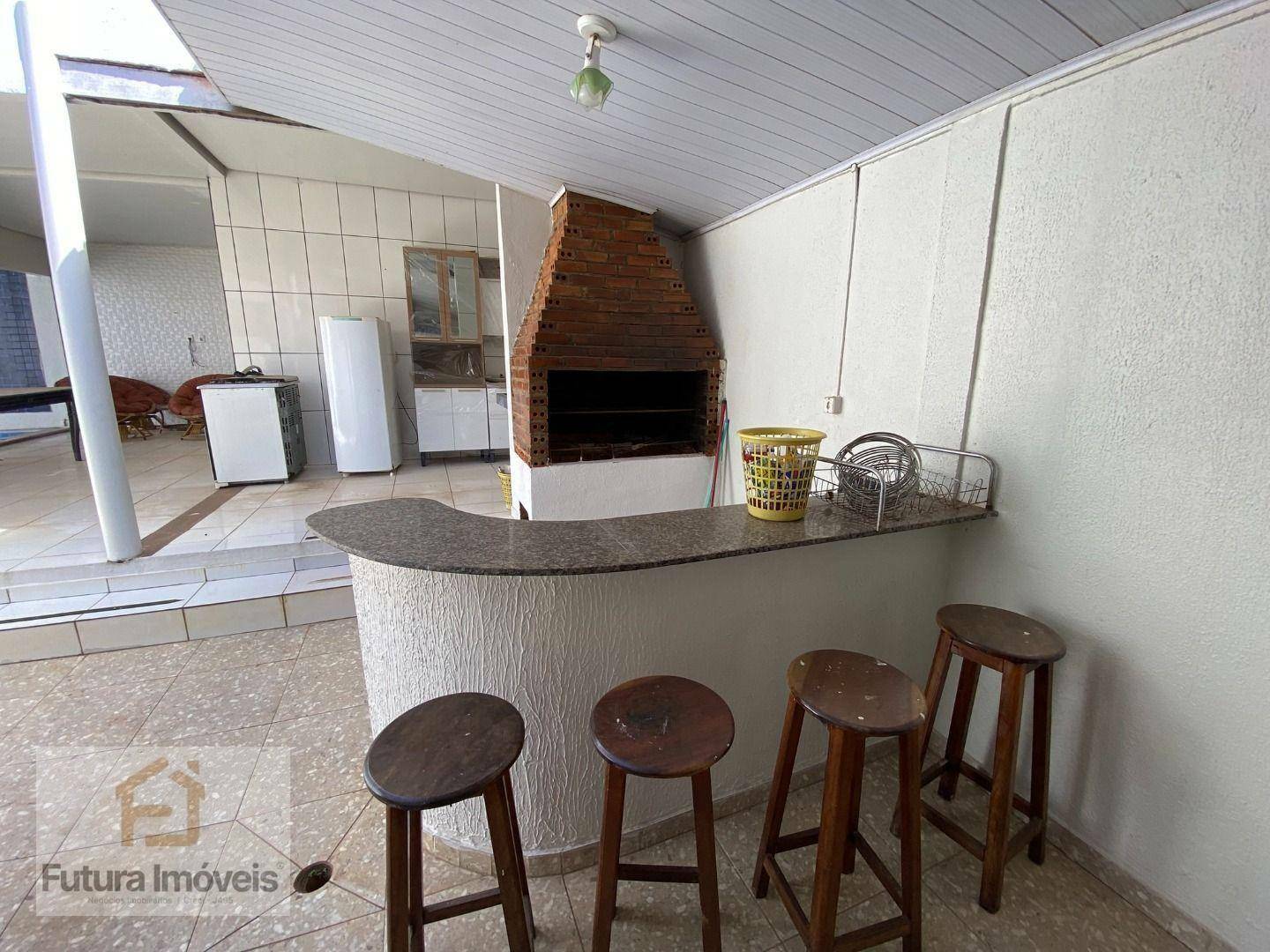 Casa para alugar com 4 quartos, 170m² - Foto 10