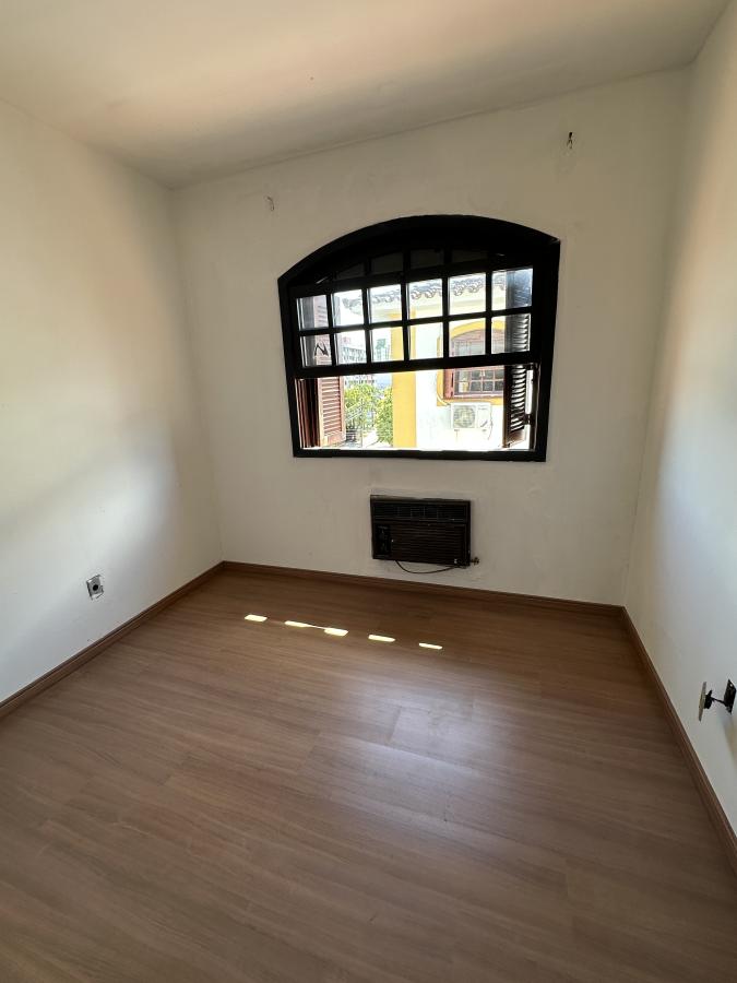 Apartamento à venda com 2 quartos, 70m² - Foto 4