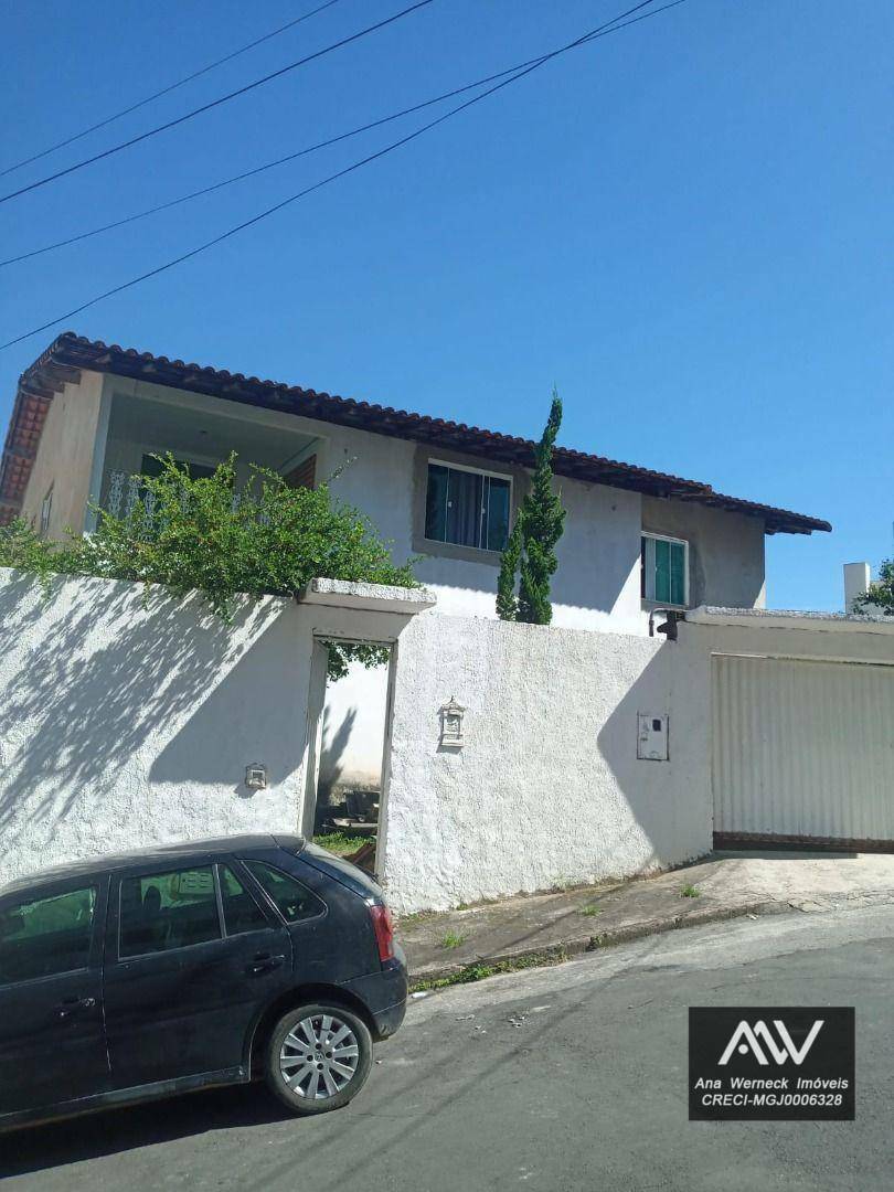 Casa à venda com 5 quartos, 168m² - Foto 1