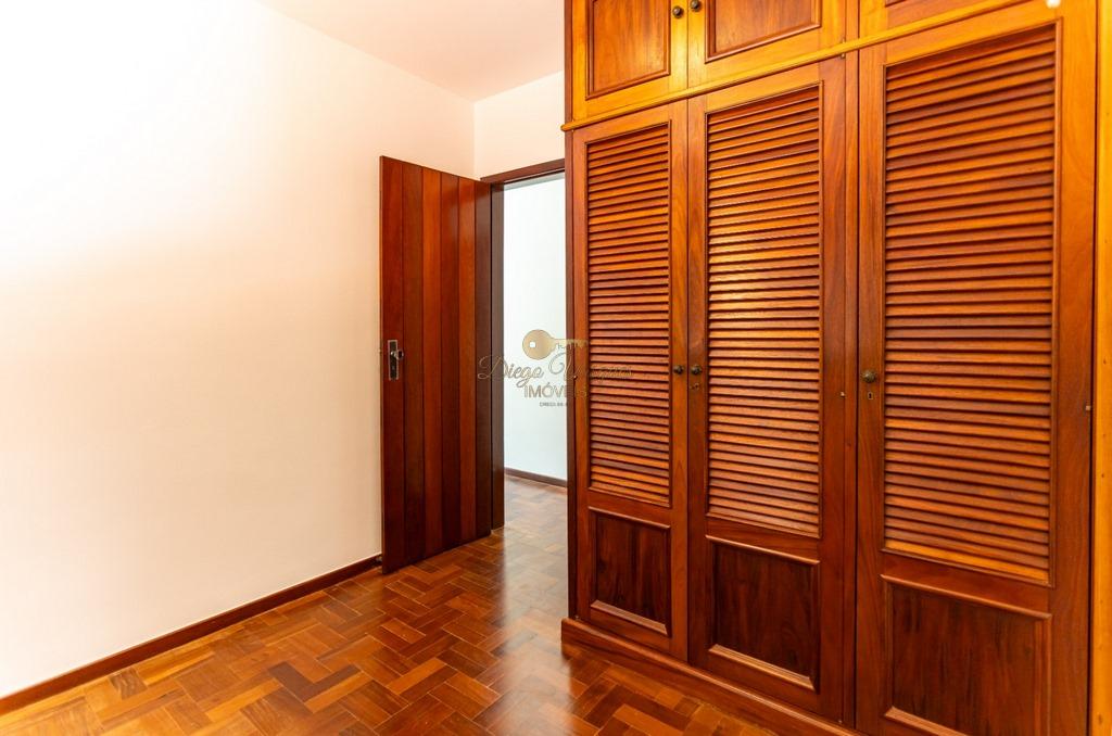 Casa de Condomínio para alugar com 5 quartos, 300m² - Foto 28