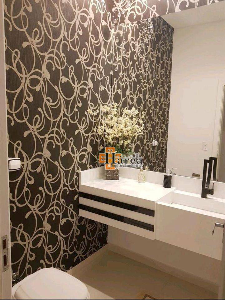Sobrado à venda com 4 quartos, 437m² - Foto 1