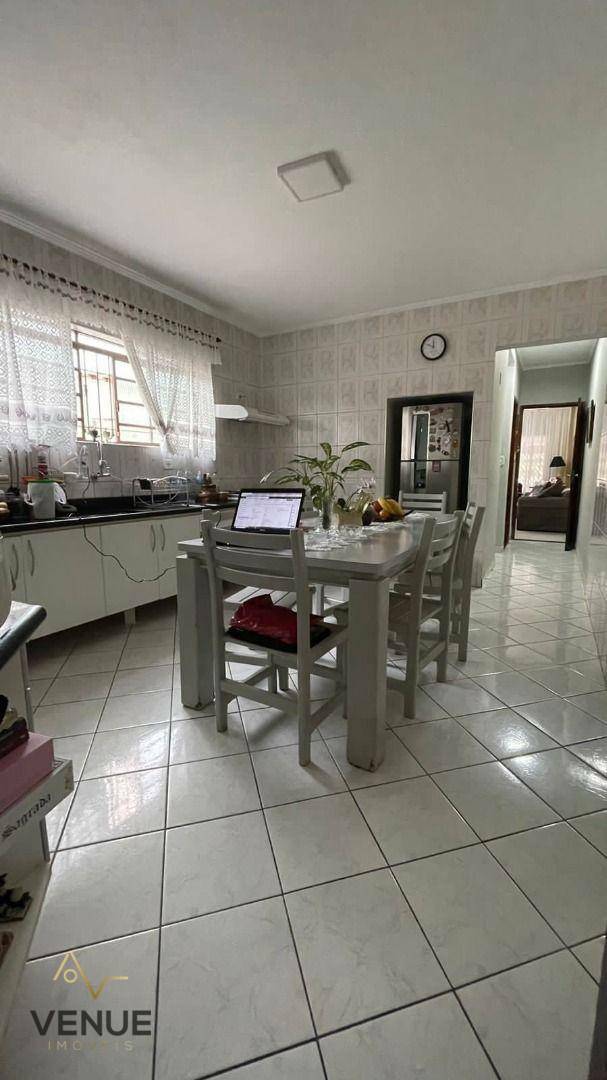 Sobrado à venda com 4 quartos, 300m² - Foto 18