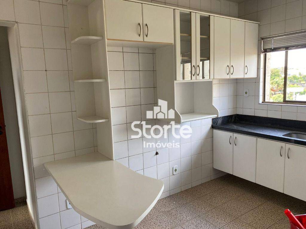 Apartamento à venda com 3 quartos, 144m² - Foto 7