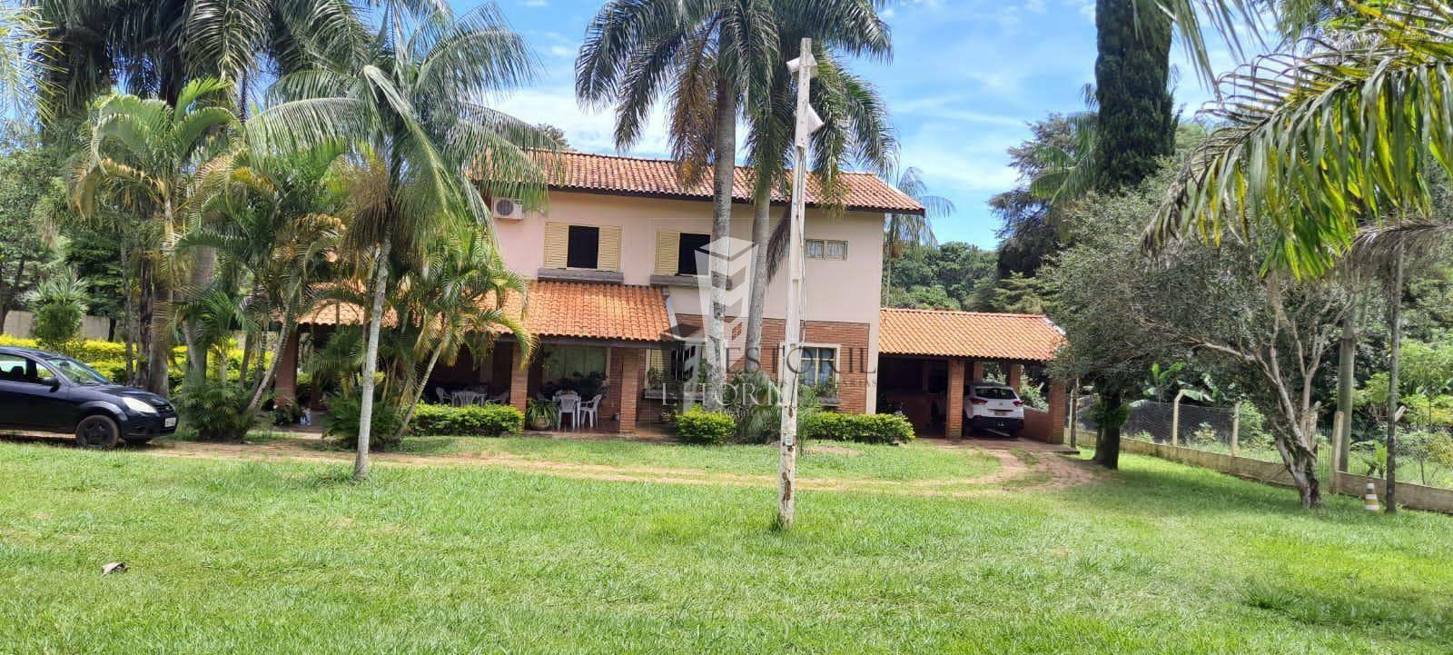 Chácara à venda com 3 quartos, 365m² - Foto 1