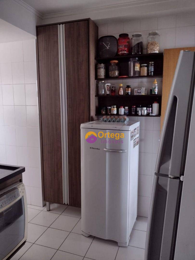 Apartamento à venda com 3 quartos, 105m² - Foto 25