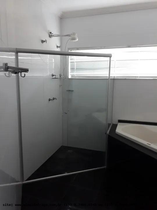 Casa de Condomínio para alugar com 3 quartos, 300m² - Foto 18