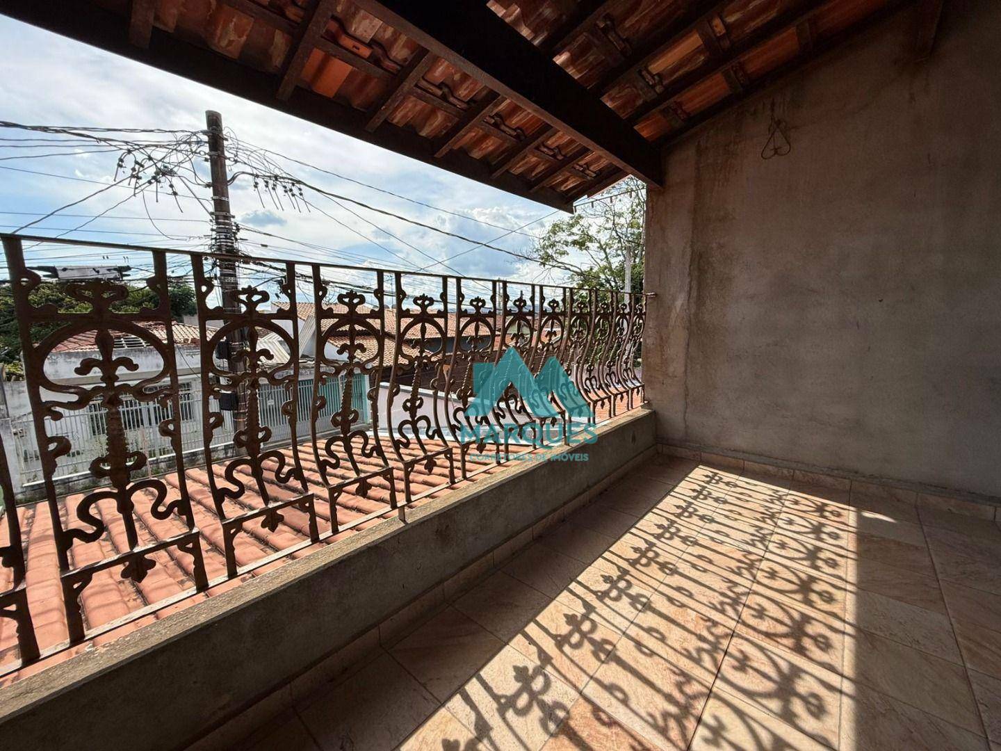 Sobrado à venda com 4 quartos, 207m² - Foto 1