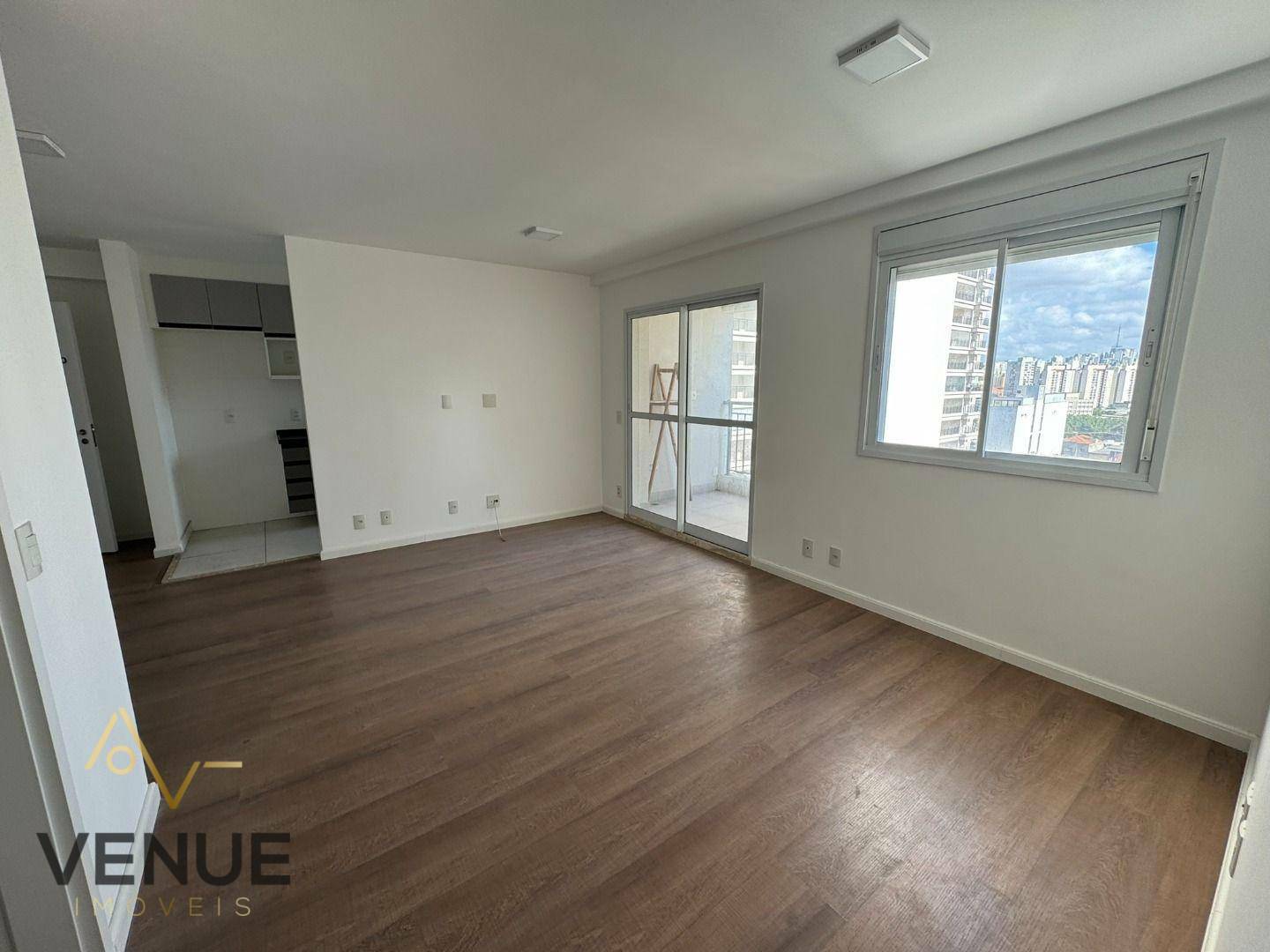 Apartamento à venda com 2 quartos, 68m² - Foto 4