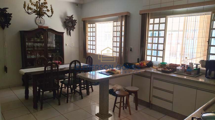 Casa à venda com 4 quartos, 460m² - Foto 6