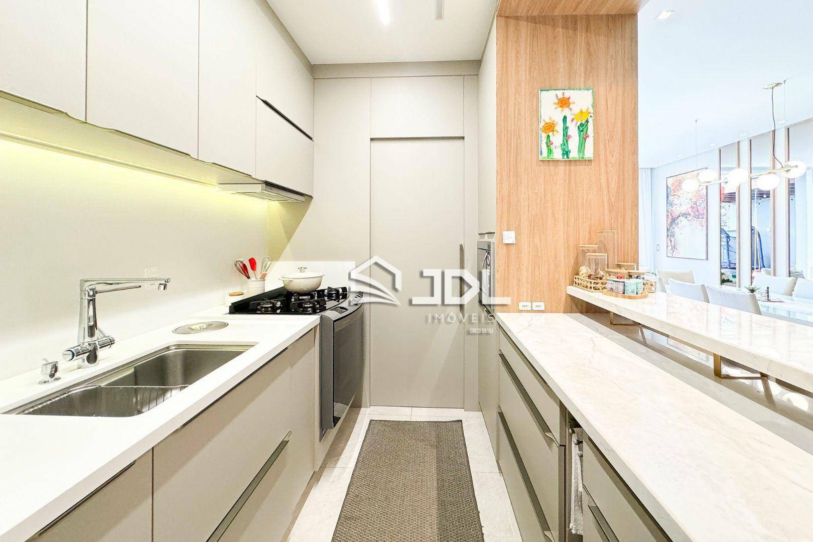 Apartamento à venda com 3 quartos, 266m² - Foto 11