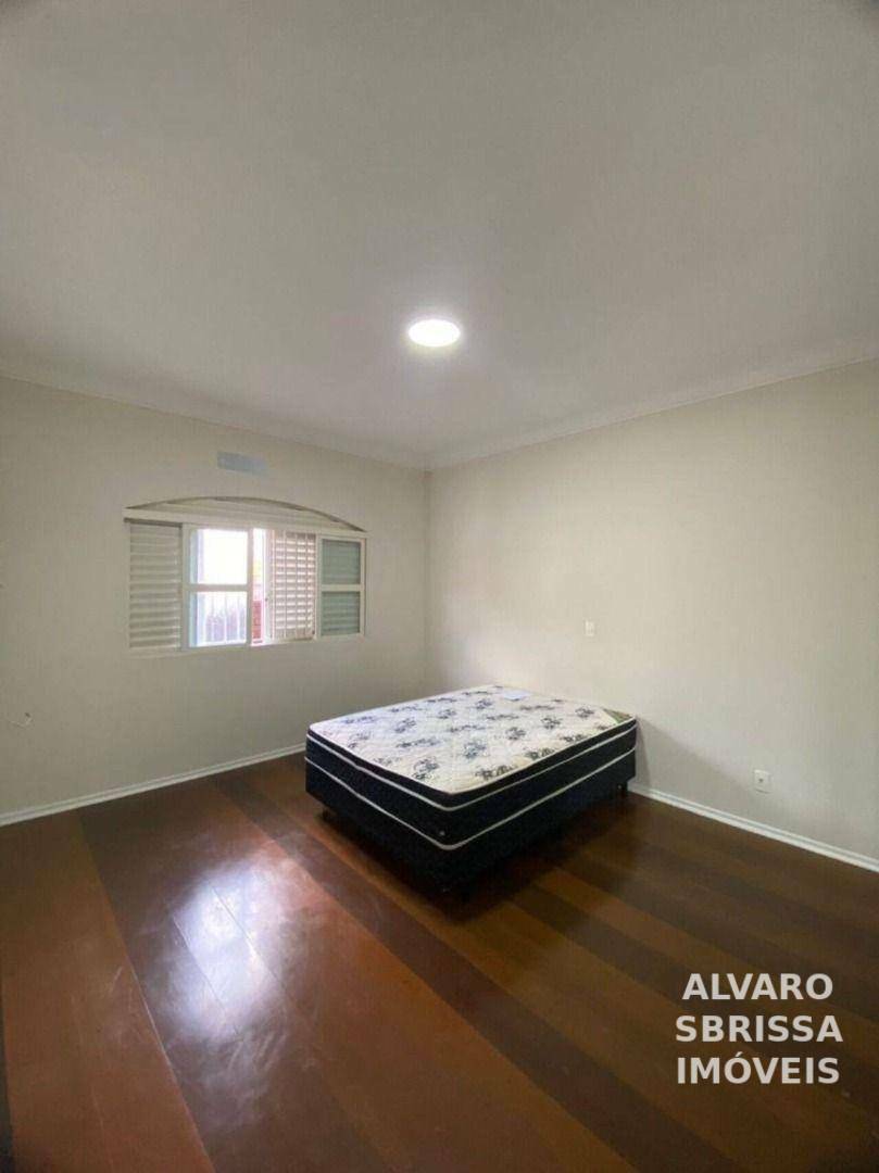 Casa à venda e aluguel com 4 quartos, 700m² - Foto 19