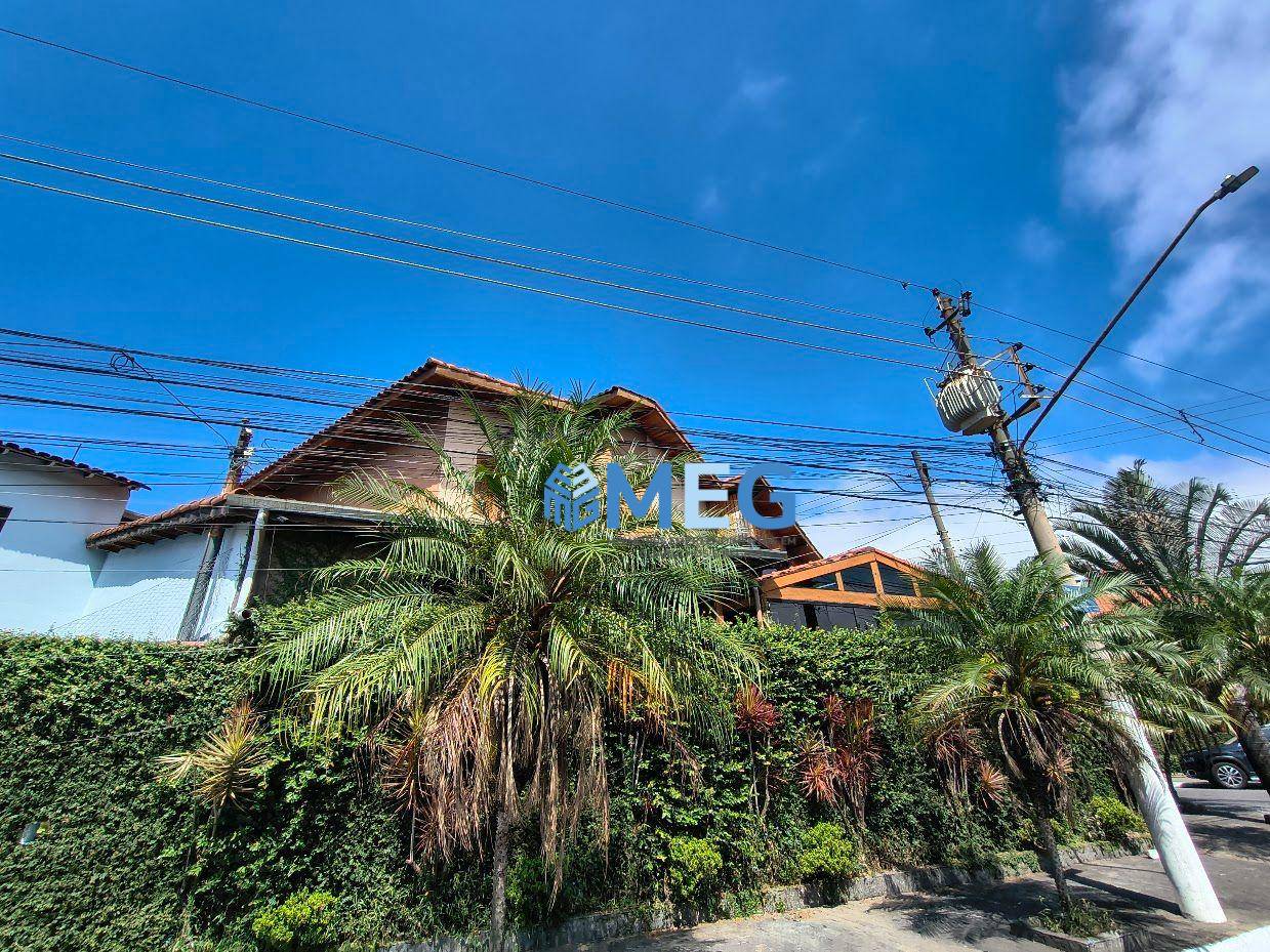 Sobrado, 3 quartos, 212 m² - Foto 1