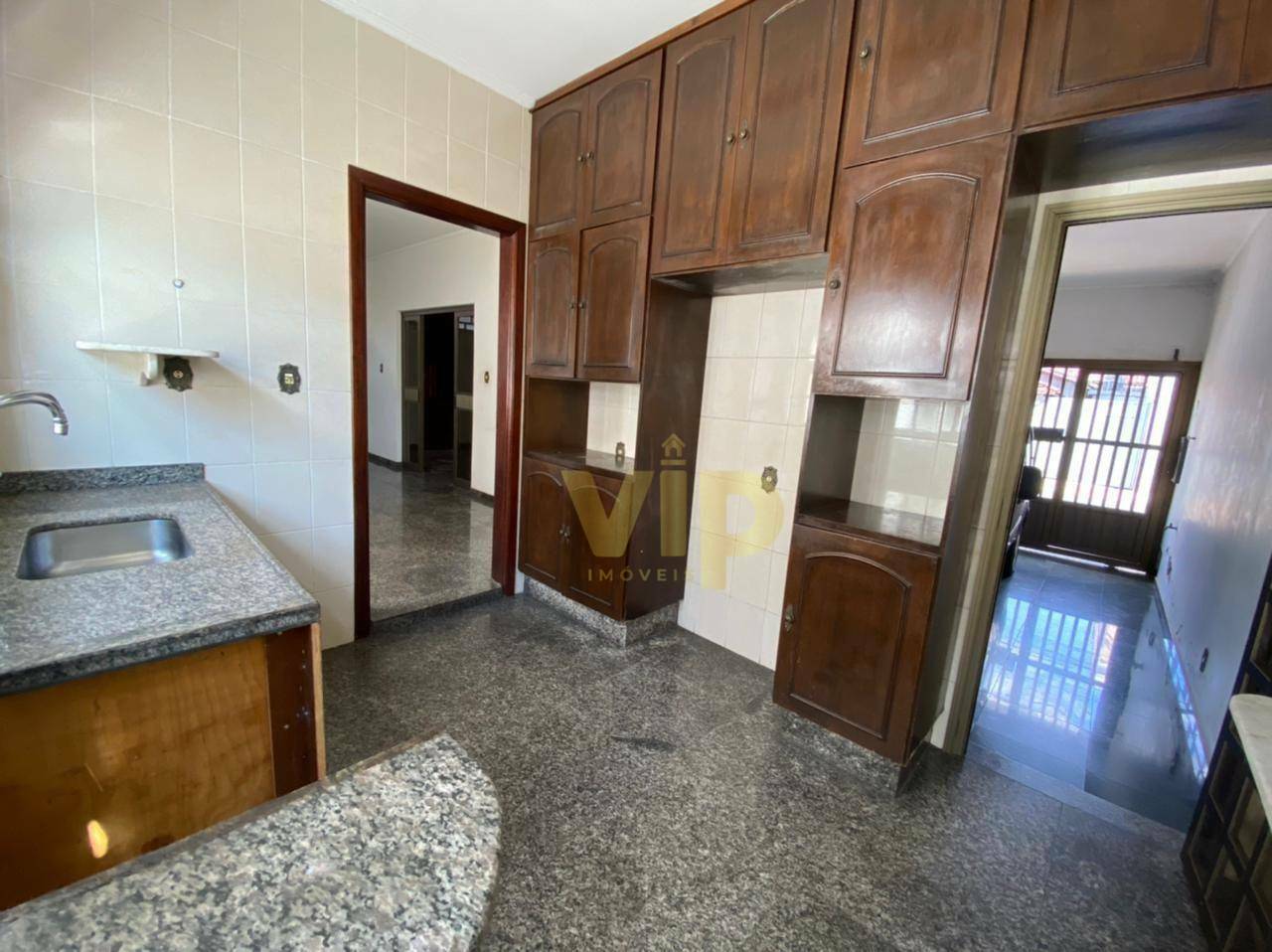 Casa à venda com 3 quartos, 190m² - Foto 5