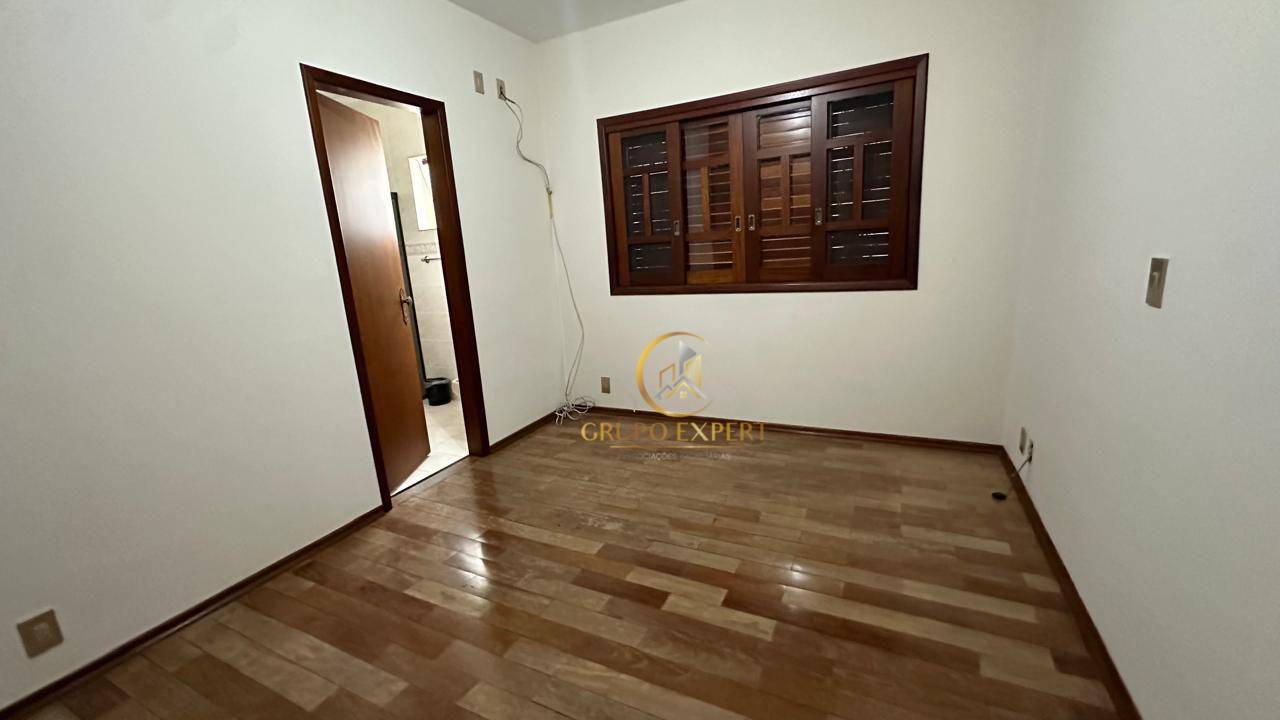 Sobrado à venda e aluguel com 4 quartos, 300m² - Foto 13