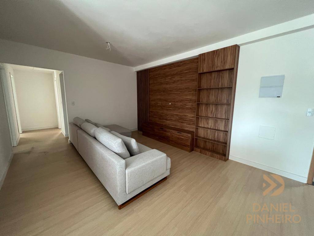 Apartamento à venda com 3 quartos, 117m² - Foto 6