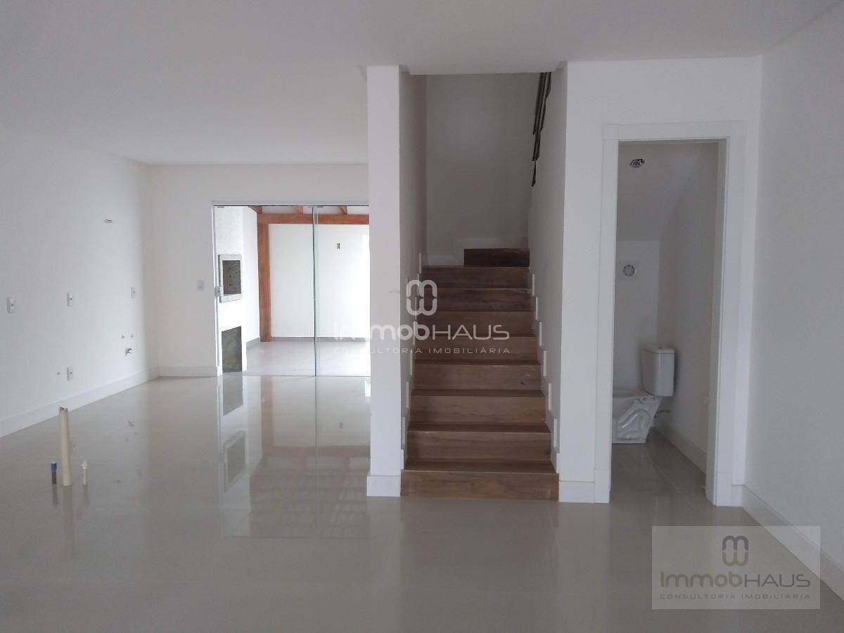 Sobrado à venda com 3 quartos, 182m² - Foto 1