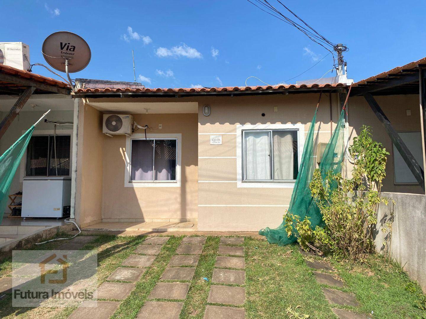 Casa de Condomínio para alugar com 2 quartos, 64m² - Foto 1