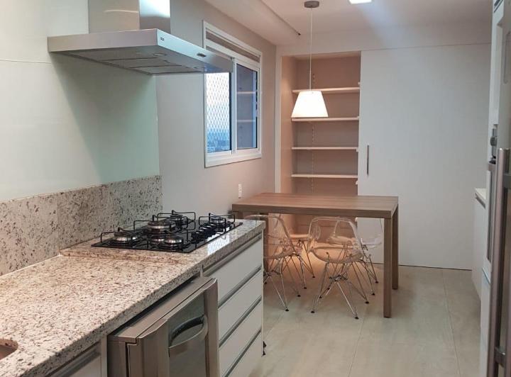 Apartamento à venda com 4 quartos, 210m² - Foto 5