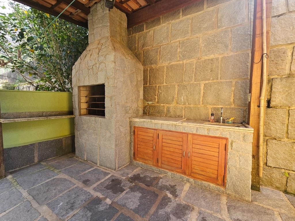 Casa à venda com 4 quartos, 200m² - Foto 8