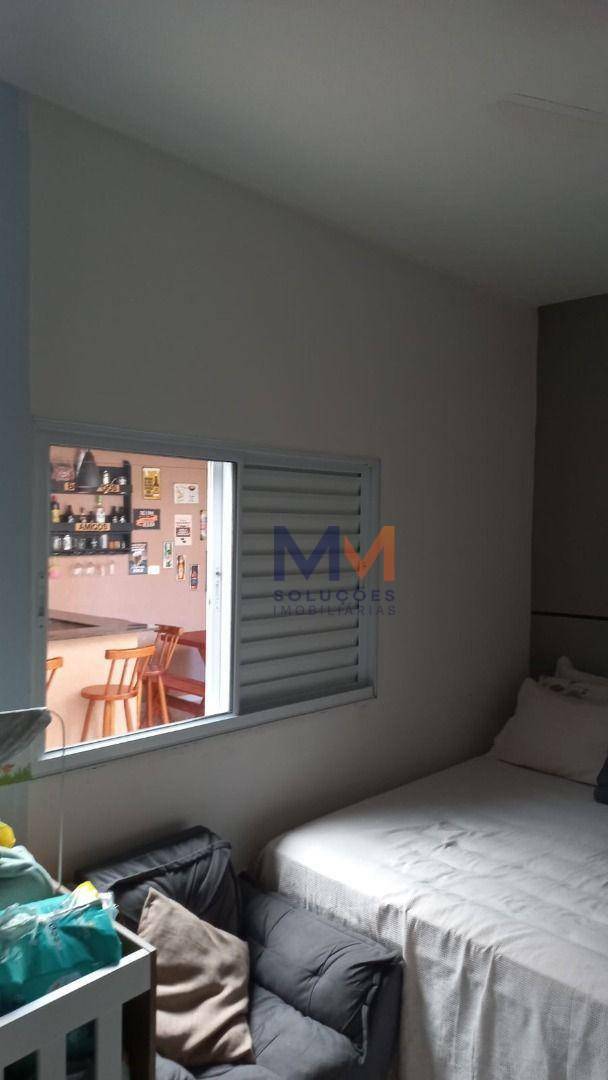 Casa à venda com 2 quartos, 70m² - Foto 7