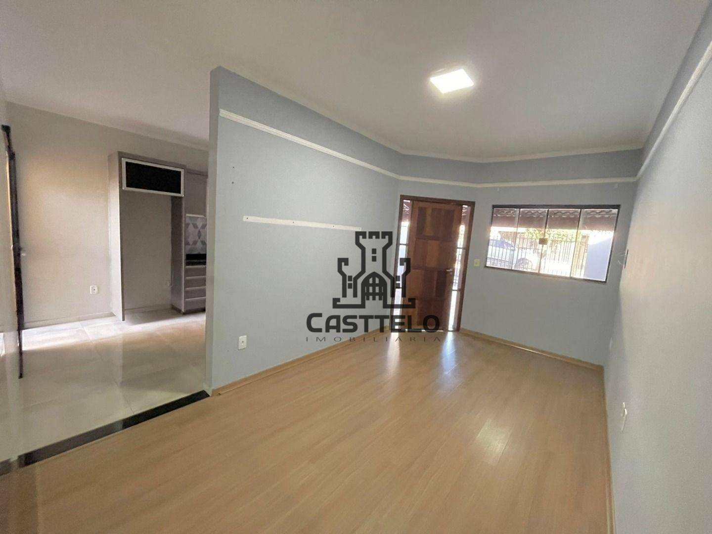 Casa à venda com 2 quartos, 78m² - Foto 2