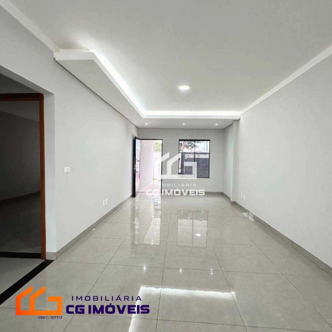 Casa à venda com 3 quartos, 181m² - Foto 2