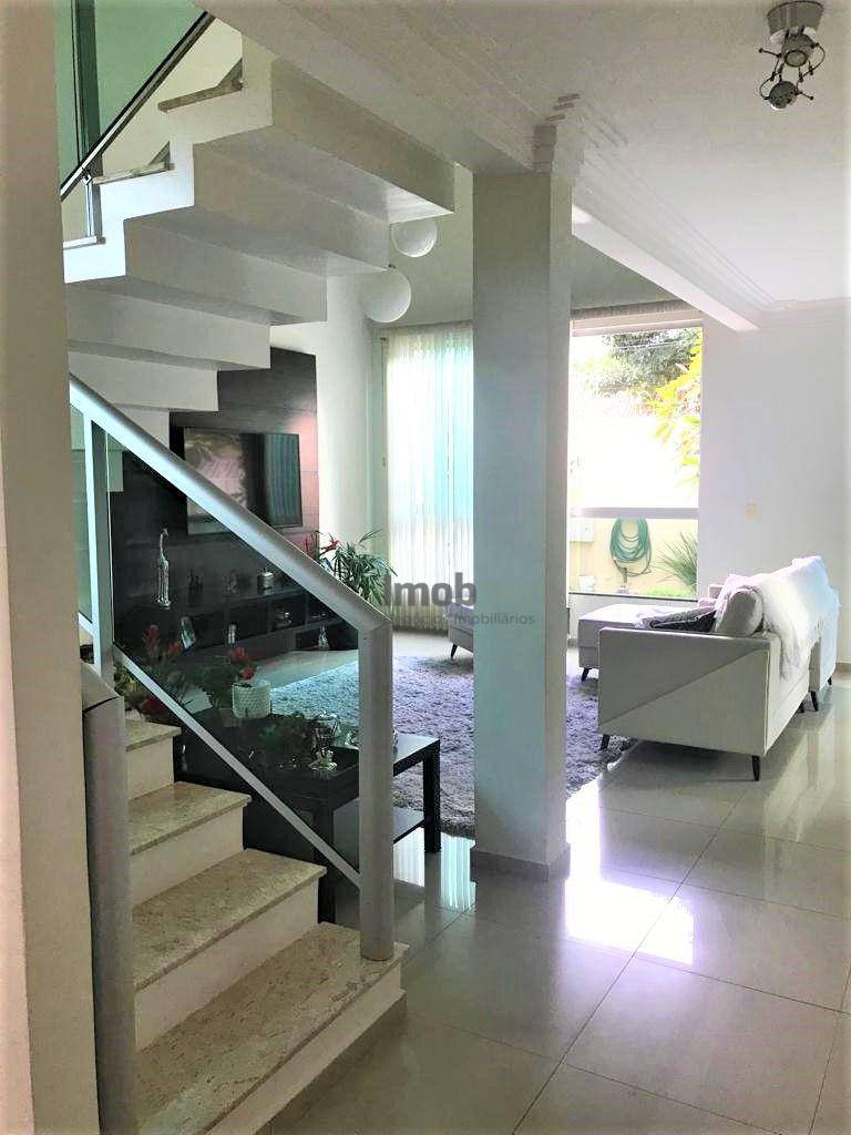 Casa à venda com 4 quartos, 302m² - Foto 8