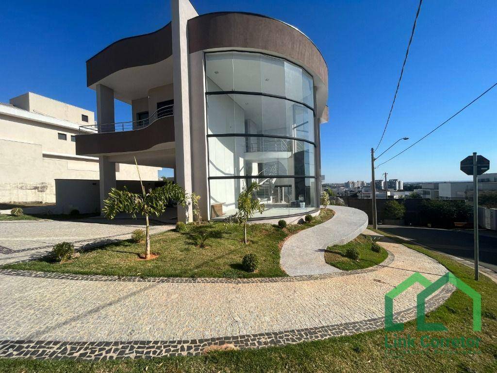 Casa de Condomínio à venda com 4 quartos, 320m² - Foto 1