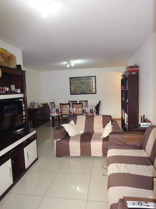 Apartamento à venda com 3 quartos, 118m² - Foto 4