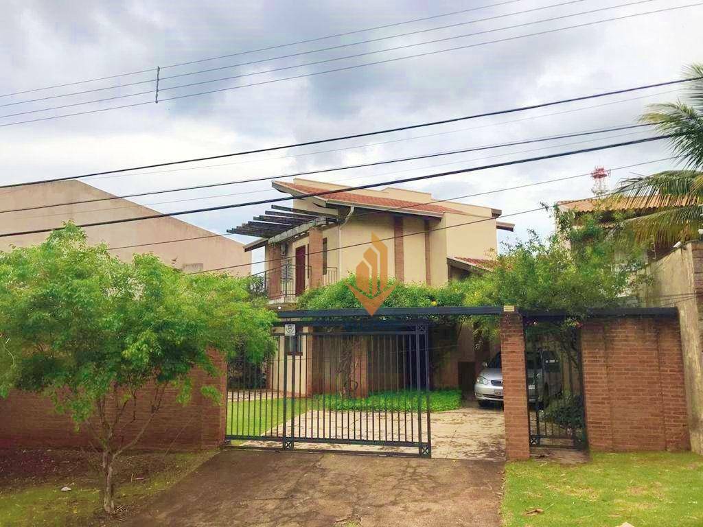 Casa à venda com 4 quartos, 217m² - Foto 1