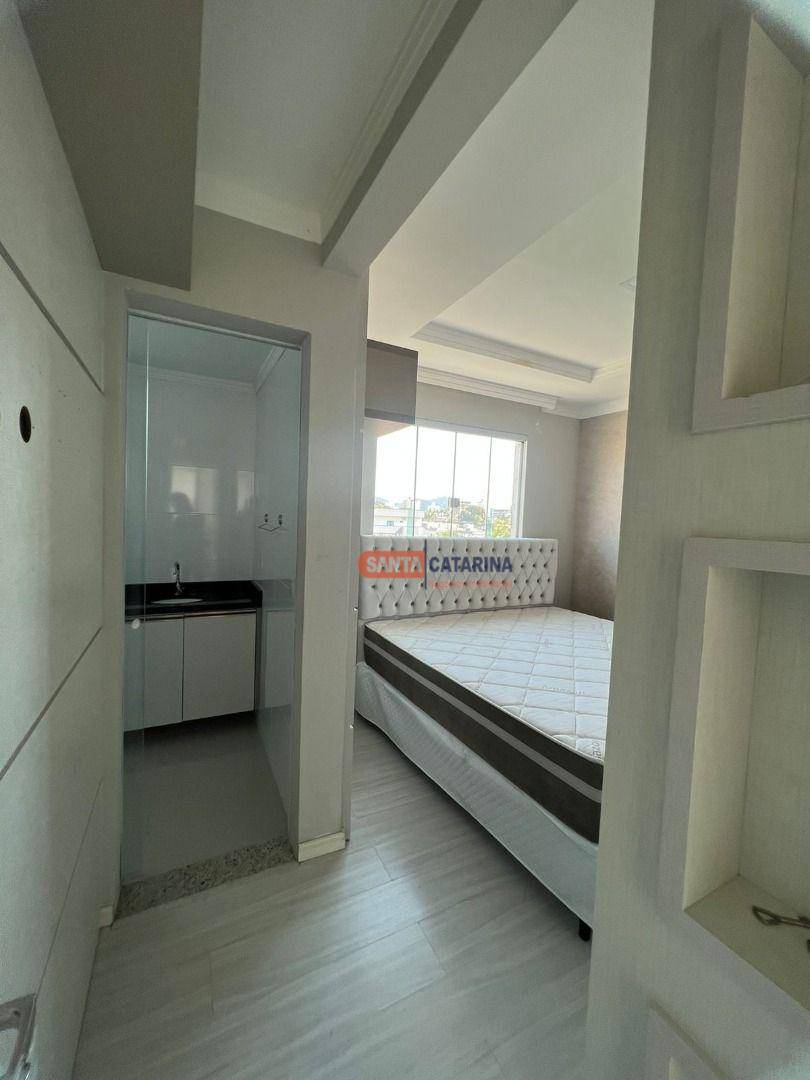 Apartamento à venda com 2 quartos, 68m² - Foto 5