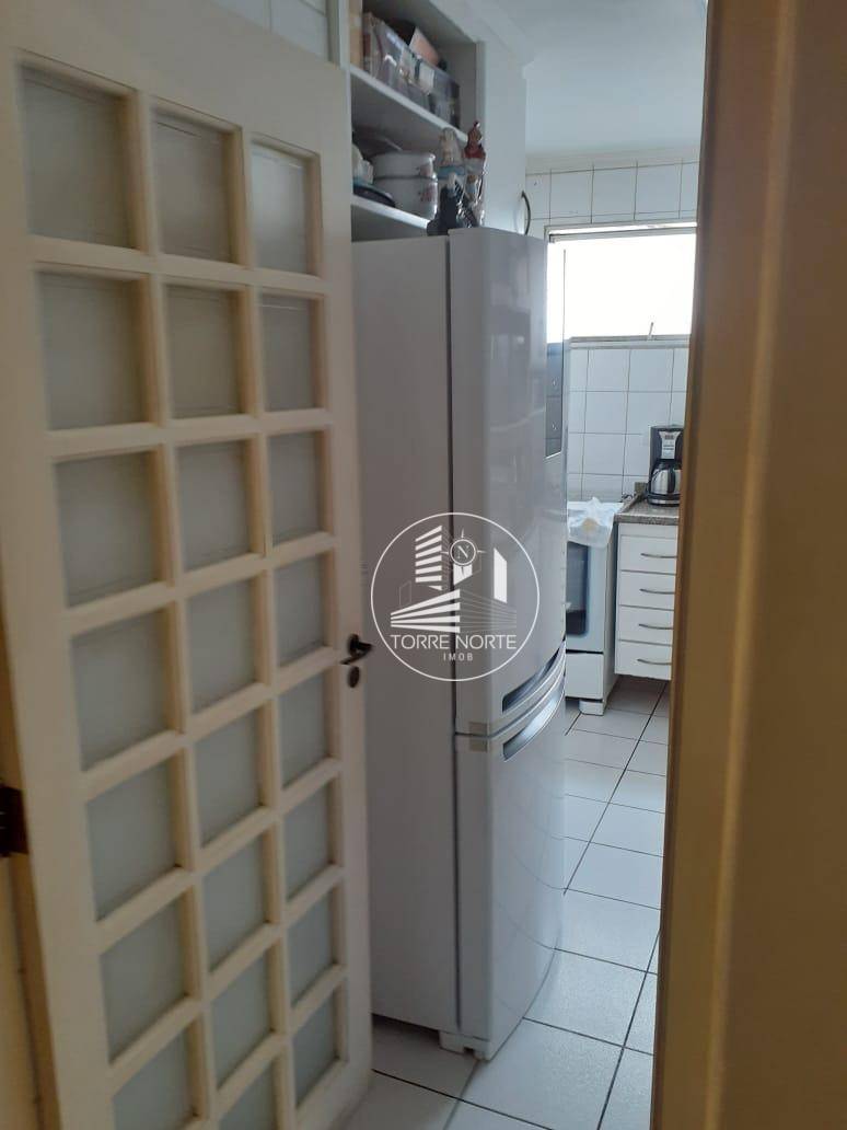 Apartamento à venda com 2 quartos, 68m² - Foto 9