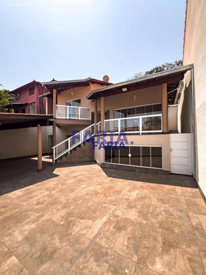 Casa à venda com 2 quartos, 260m² - Foto 1